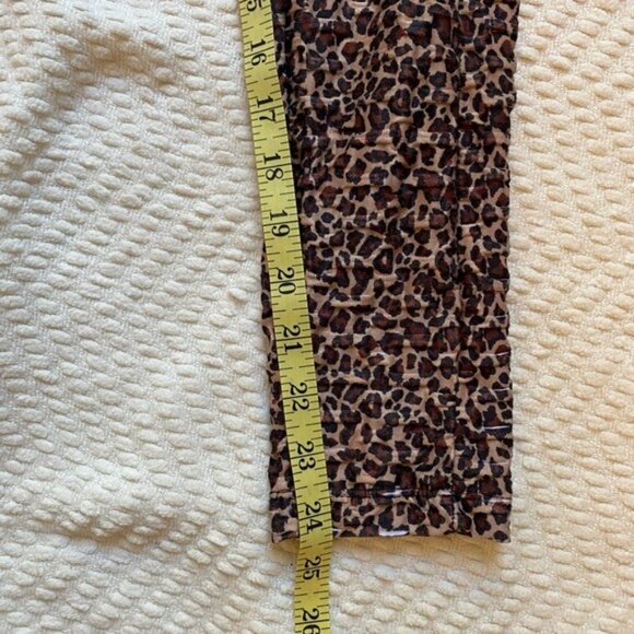 Leopard Print 2-Piece Stretchy Cropped Top & Leggings Lounge Set Size L - Picture 11 of 13